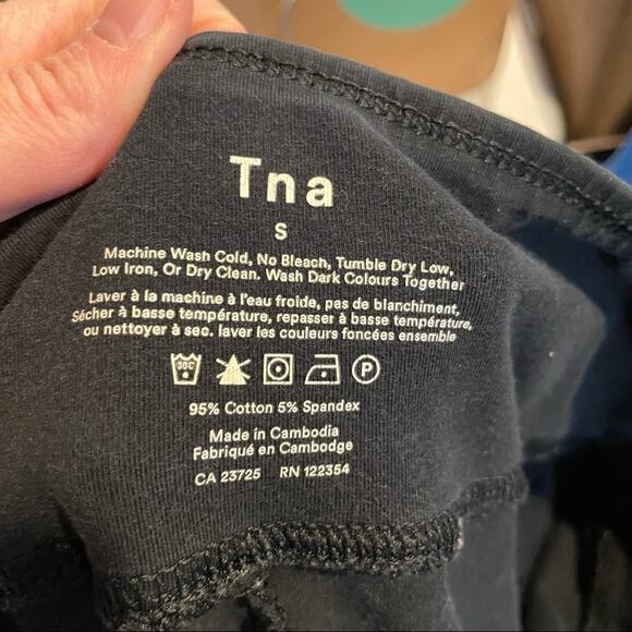 TNA Aritzia Black Ankle Length High Rise Leggings Womens S Yoga Pants Gorpcore - Picture 3 of 5